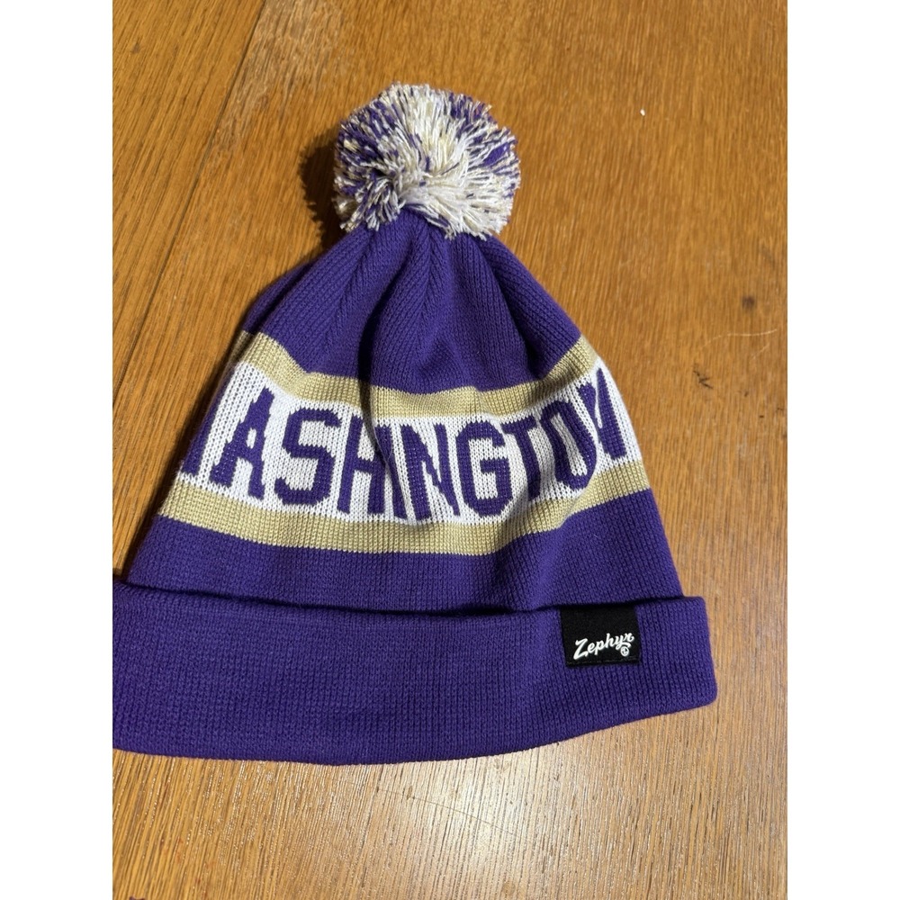 Washington Huskies Zephyr Pom Beanie Hat Purple Gold Made In Canada OSFM